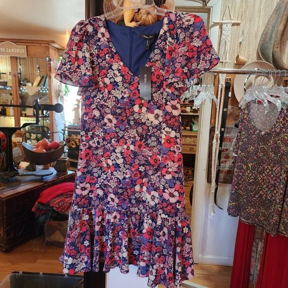 Bcbg Paris Women's Short Sleeve Flounce Hem Dress - Picture 6 of 6